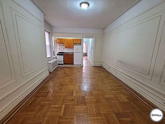 5th image of 10 Bennett Ave #3D