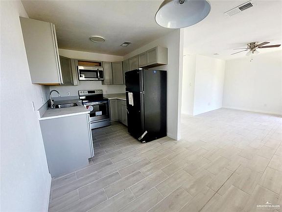 2nd image of 402 Gastel Cir APT 1