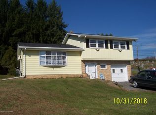 62 Skyline Dr, Lehighton, PA 18235