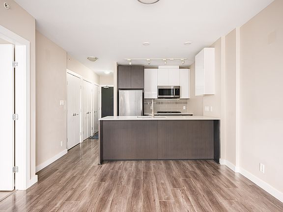 4th image of 6971 Elmbridge Way #1003