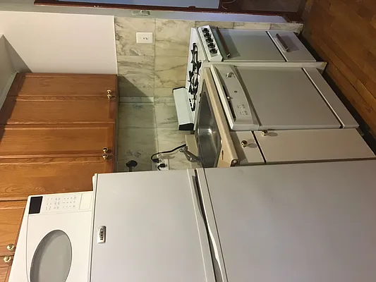 Rented by Urban Real Estate Property Group Inc | media 2