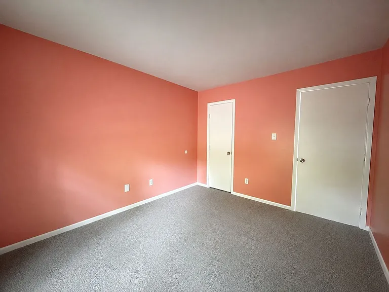 1379 E Tanners Creek Dr — Photo 11