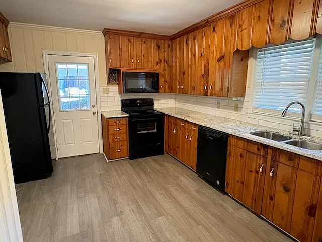 2 bed, 1.0 bath, 1123 sqft, $1,095 — Photo 3