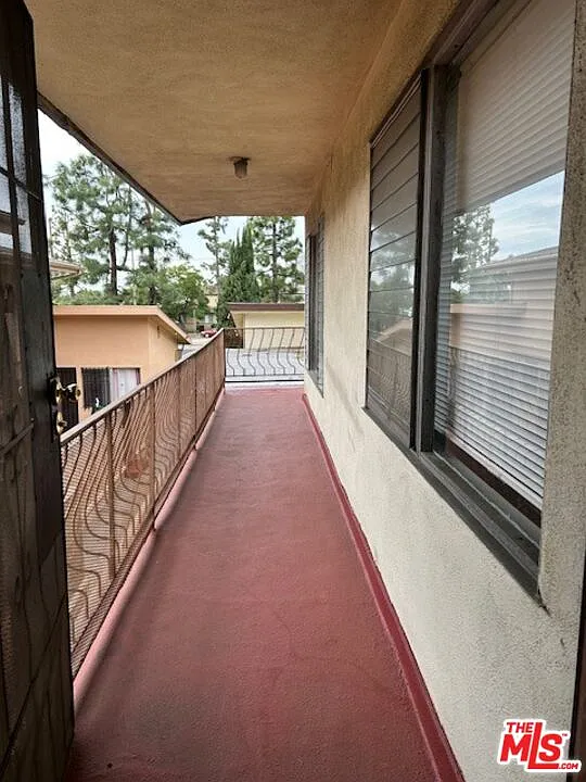 2 bed, 1.0 bath, 950 sqft, $2,300 — Photo 4