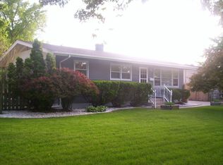 33 Arrowhead Dr, Thornton, IL 60476