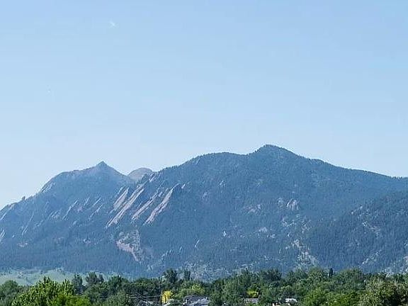 Incredible Views from your North Boulder townhome