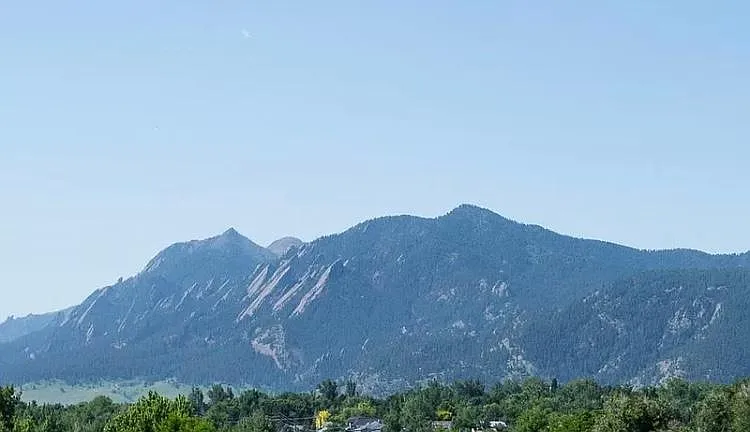 Incredible Views from your North Boulder townhome