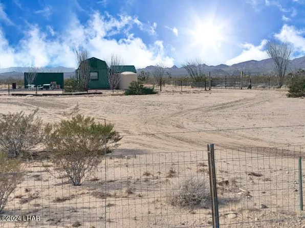 15255 S Cameron Rd, Yucca, AZ 86438