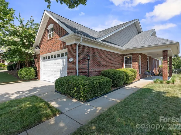 2904 Autumn Harvest Ln, Charlotte, NC 28269