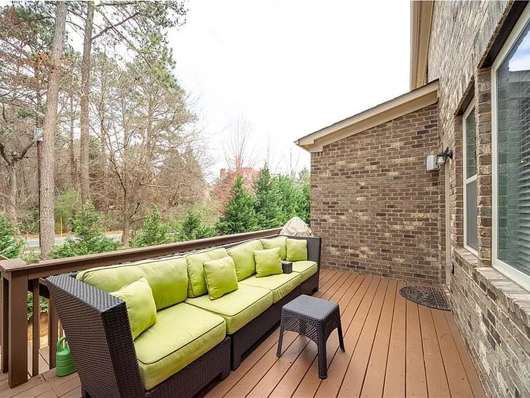 7740 Stratford Ln — Photo 15