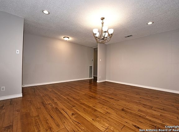 3rd image of 2814 Bee Cave St