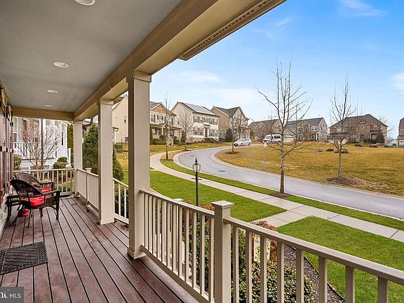 5th image of 8422 Cliffview Ln