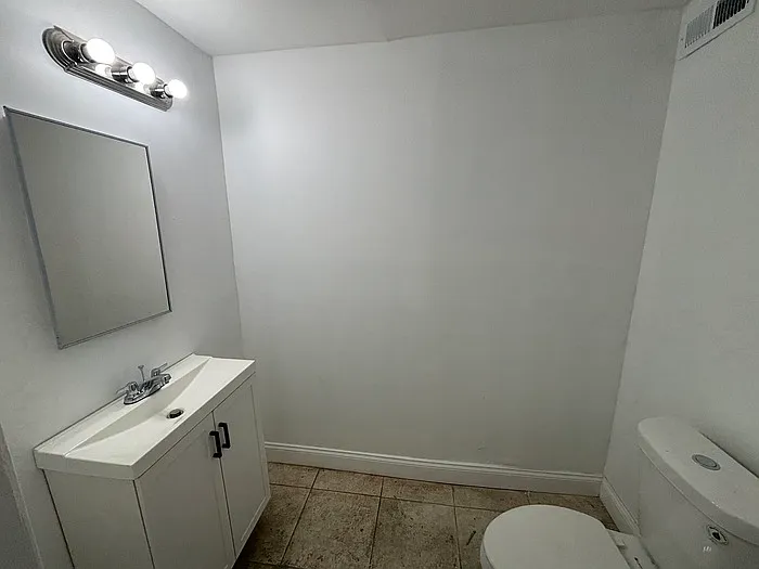 5 bed, 2.0 bath, $3,800 — Photo 4