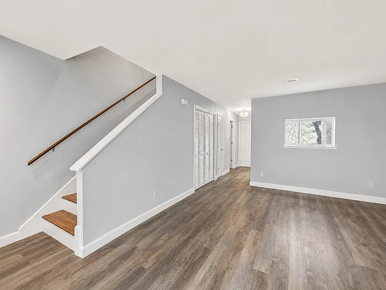 7122 Woods Crossing Dr — Photo 9