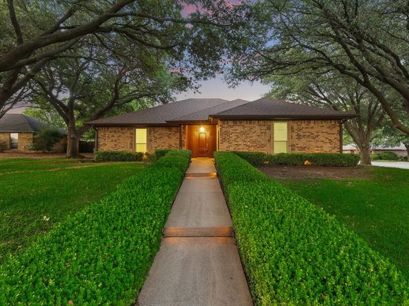 213 Daniels Ct, Crowley, TX 76036