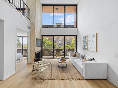 2276 S Beverly Glen Blvd UNIT 301, Los Angeles, CA, 90064