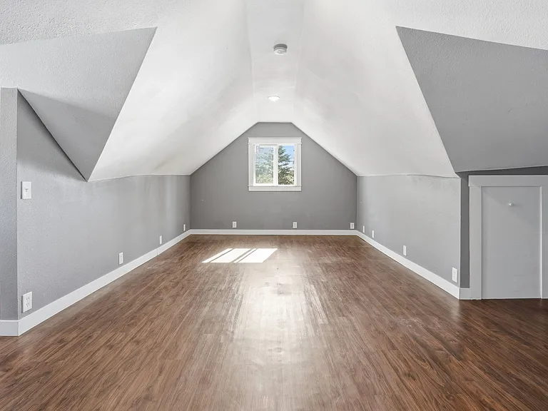 215 E Sherman St #1 — Photo 27
