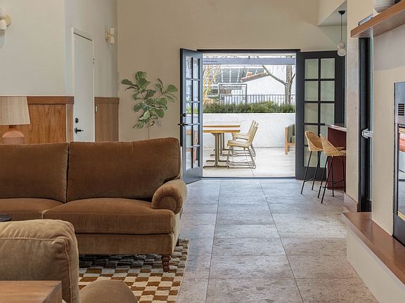 Resident Lounge | Mira Vista Hills Apartments| Apartments for rent in Antioch, CA
