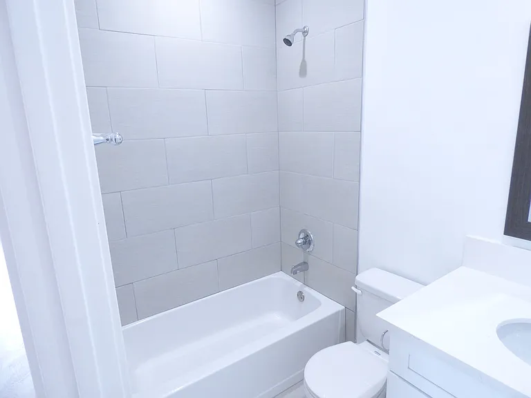1258 N Hobart Blvd — Photo 9