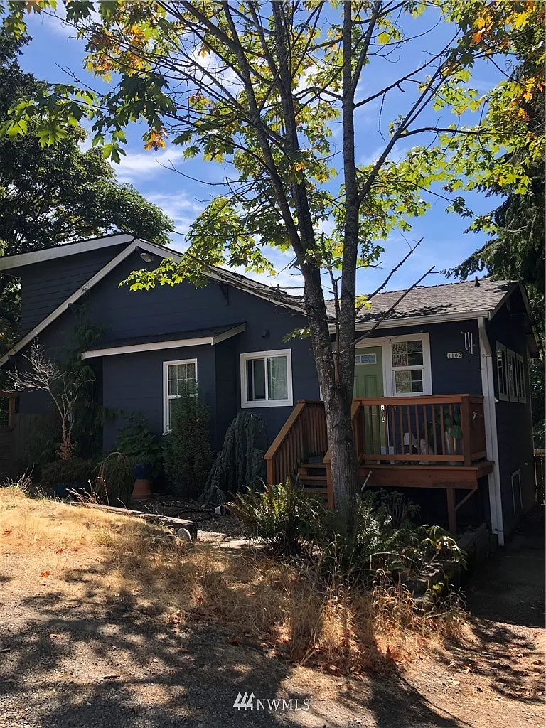 1102 S Washington photo 1