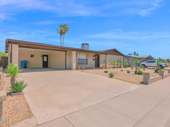 2nd image of 3852 W VOGEL Avenue