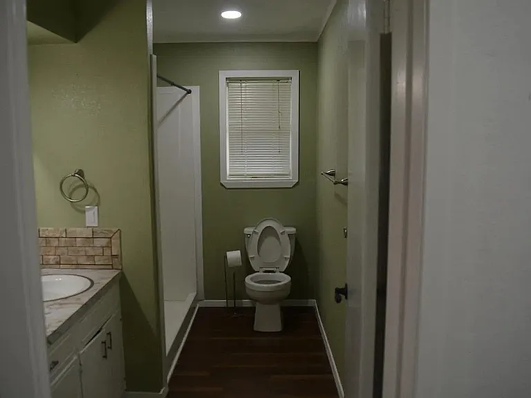 306 E Cook St — Photo 10