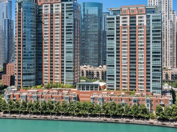 415 E North Water St APT 1403, Chicago, IL 60611