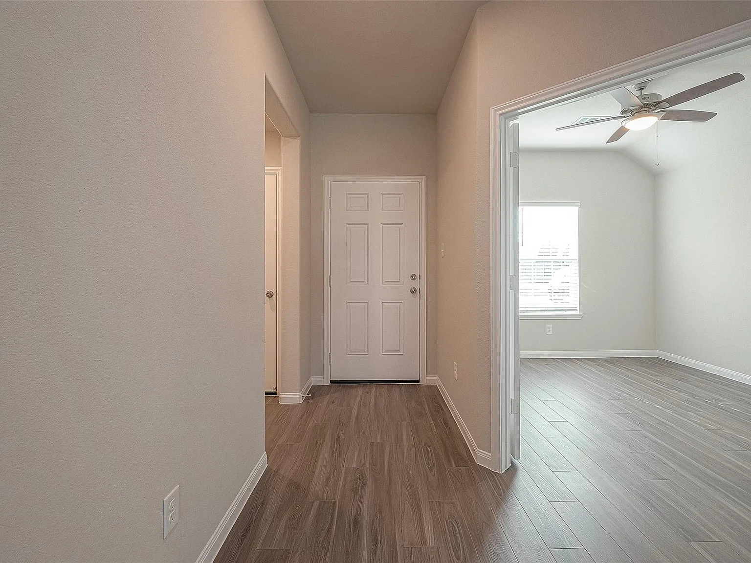 3 bed, 2.5 bath, 1750 sqft, $2,300 — Photo 3