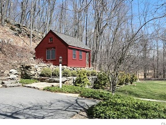 Newly Built Fabulous Studio Space great for artist studio, office, guest suite or recreation room