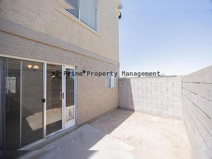 1055 W 5th St #18 — Photo 22