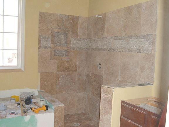 Great Master Bath with Travertine Tile