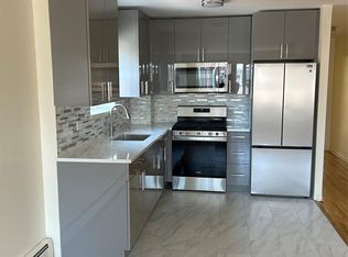914 E 211th St #3, Bronx, NY 10469