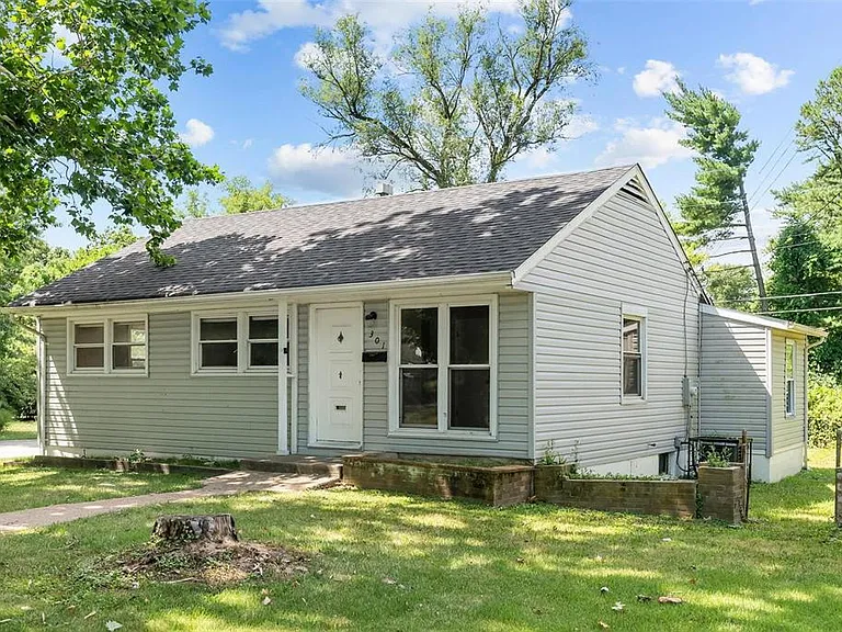 301 Estridge Rd — Photo 17