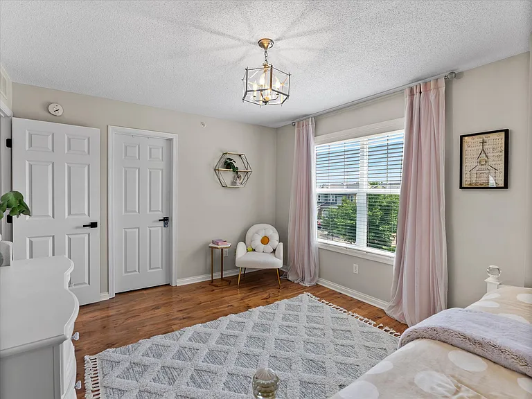 9660 Washington Blvd #3 — Photo 23