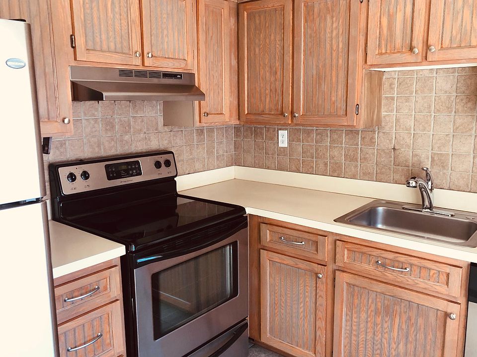 1st image of 76 Candlewood Dr