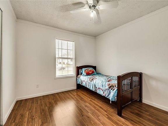 5th image of 4404 S Hughes Ave