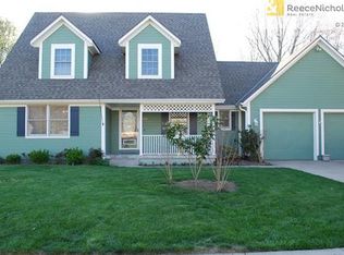 112 SE Nottingham Ct, Lees Summit, MO 64063