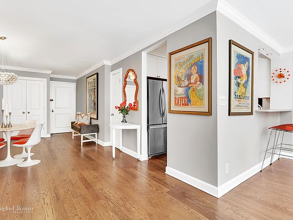 4th image of 1065 Park Ave #8B