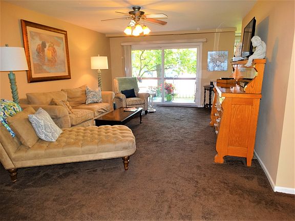 2nd image of 460 Raintree Ct Unit 1Q