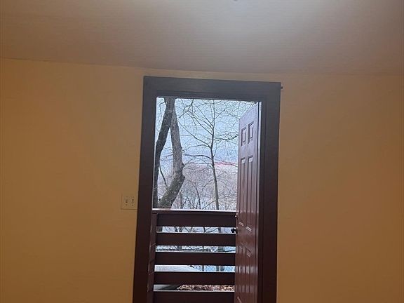 3rd image of 81 Bellevue Ave #B