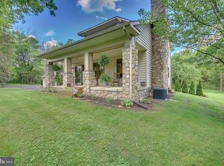 3020 Plover Ln, Coopersburg, PA 18036