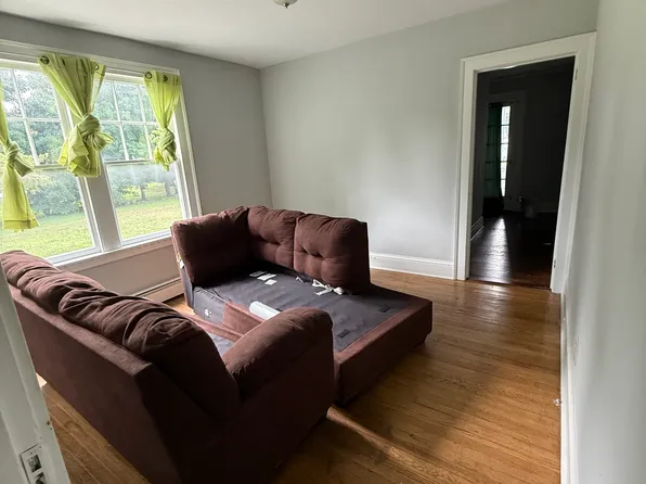 261-263 Goodwin St #1, East Hartford, CT 06108