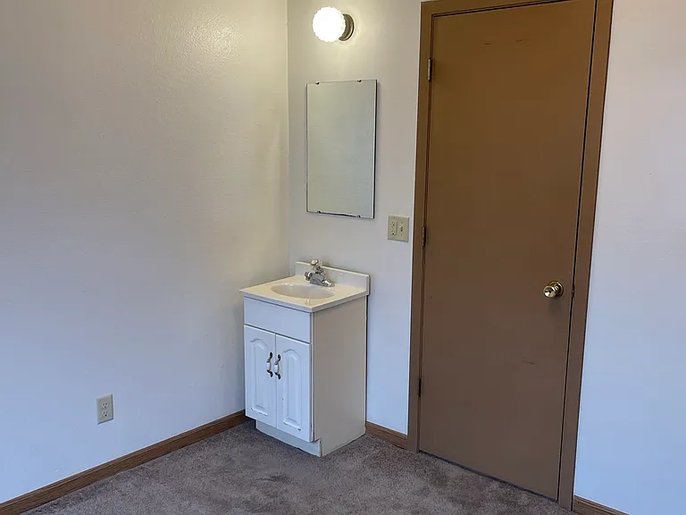 510 S Van Buren St #7 — Photo 12