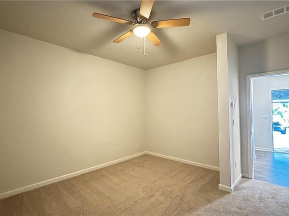 4th image of 285 Vista Ln
