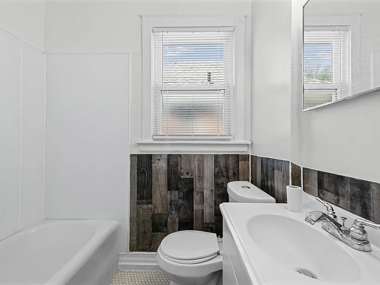 3825 Waverly St #2 — Photo 18