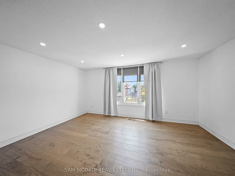 3949 Teakwood Dr — Photo 9
