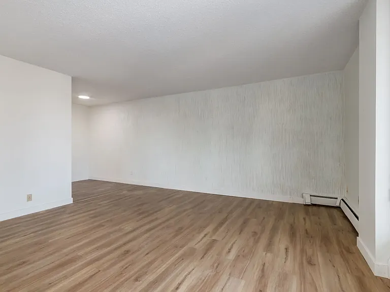 115 25th Ave SW #403 — Photo 34
