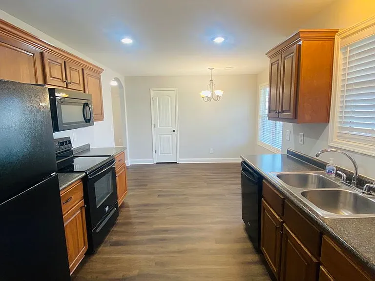106 Gayla Ct — Photo 6