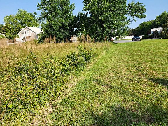 3rd image of Janmar Ln