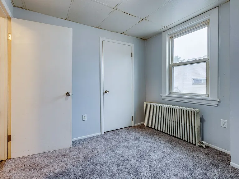 Awesome building in a super convenient neighborhood! — Photo 27